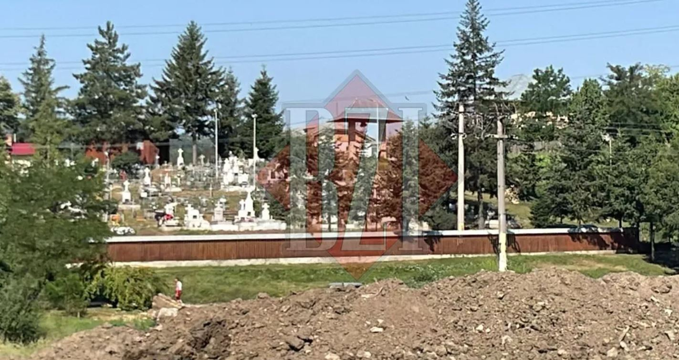 Imaginile durerii! Maria Diana, tânăra care a sfârșit tragic pe Jepii Mici, condusă pe ultimul drum