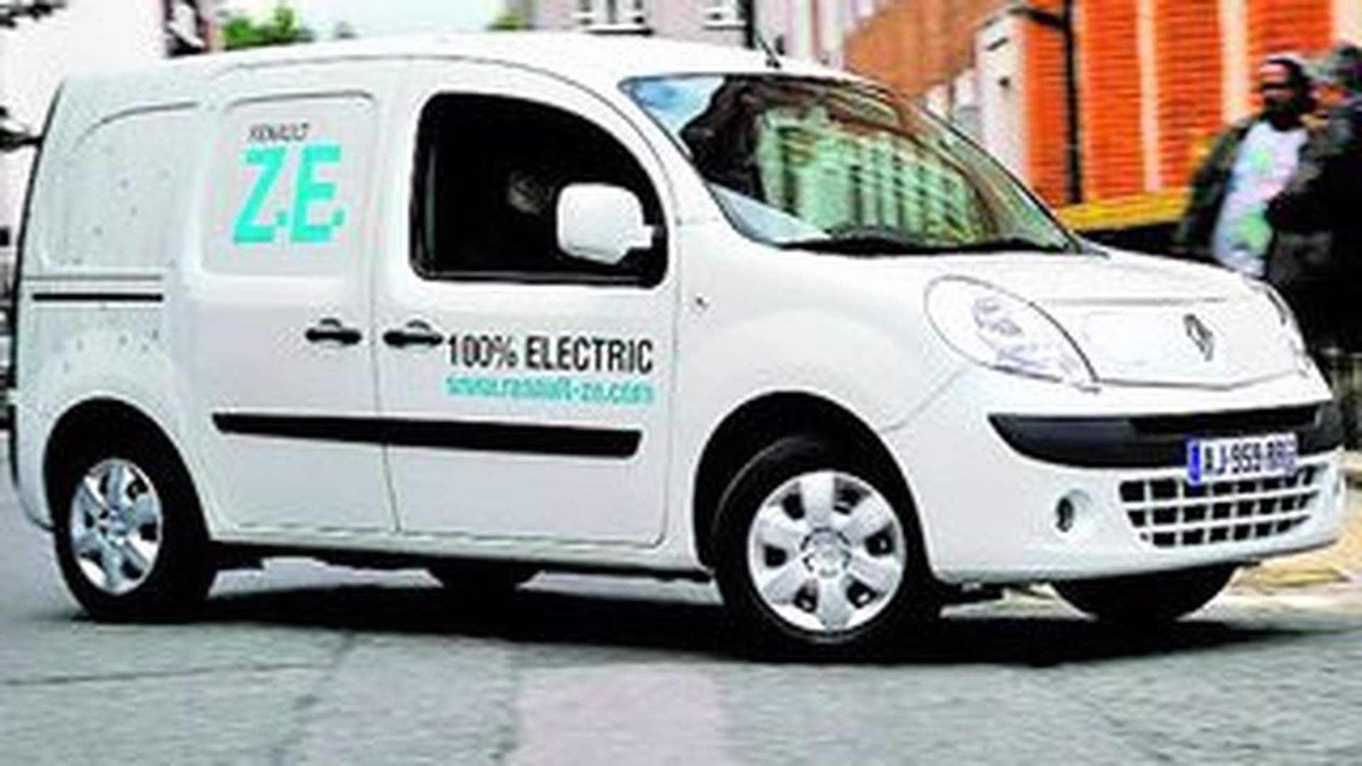 In pas cu moda! Renault vrea sa construiasca in Romania o retea de alimentare pentru masini electrice