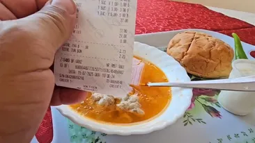 Ce a primit un turist, după ce a comandat o ciorbă cu perișoare, într-o autoservire de la mare: Voi ați putea mânca așa ceva?