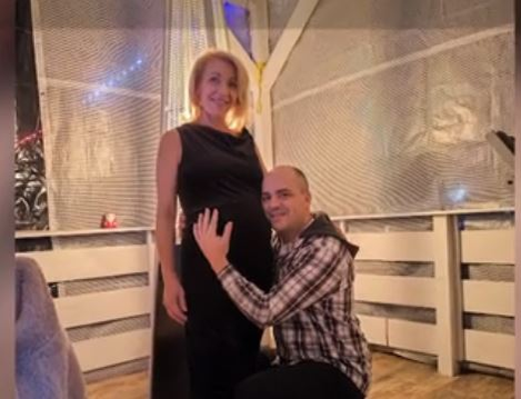 Carmen a devenit cea mai în vârstă mamă de gemeni din România/ sursă foto: captură video