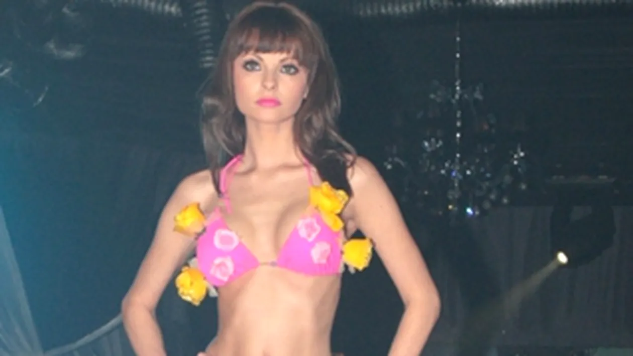 VIDEO Alexandrei Badescu ii place topless: Nu imi place sa port sutien, nu ma simt confortabil cu el