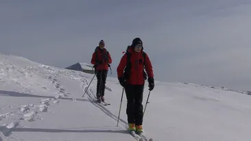 Un barbat bolnav de diabet a ramas inzapezit la cabana Padina! Jandarmii au ajuns la el pe schiuri si i-au facut insulina