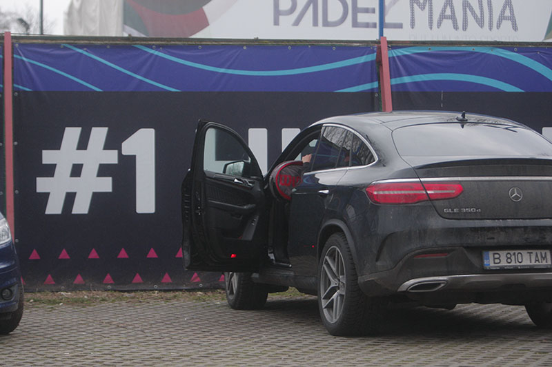 Adrian Mutu a venit la o partidă de tenis cu noua achiziție, un Mercedes de 85.000 de euro