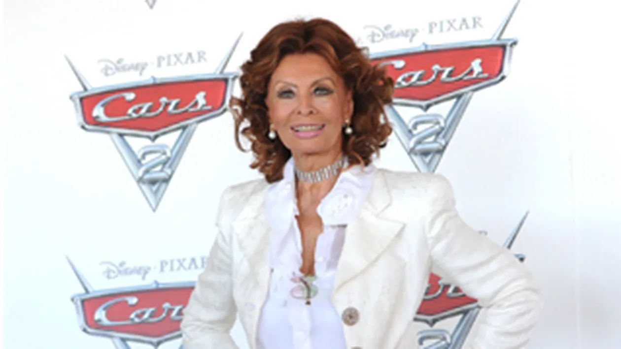 Sophia Loren implineste astazi 77 de ani, dar arata ca la 50! Vezi imagini de senzatie din arhiva divei