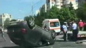 O femeie a stabilit recordul de alcoolemie la volan! S-a răsturnat în sensul giratoriu, apoi…