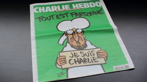 Incident șocant! O femeie, îmbrăcată într-un tricou cu Charlie Hebdo, a fost înjunghiată într-un parc din Londra. Cine este victima atacului. VIDEO