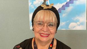 Irina-Margareta Nistor își sărbătorește ziua de naștere în cadrul unui eveniment unic: „Chuck Norris vs. Inegalabila Irina-Margareta Nistor”