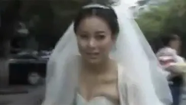 Meseria inainte de toate! Gestul incredibil făcut de o mireasă surpinsă la nuntă de seismul din China! Toată lumea a lăudat-o