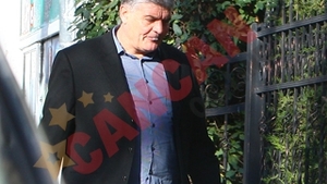 "Falcosul" mesteca si scuipa