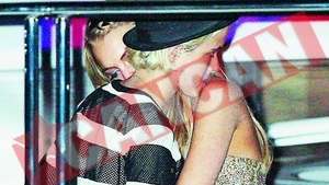 Lindsay LOHAN s-a logodit cu iubita