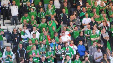 Fabulos: Irlanda de Nord- România se joacă cu fani în tribune!