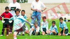 Lupii tineri il lucreaza pe Nasul