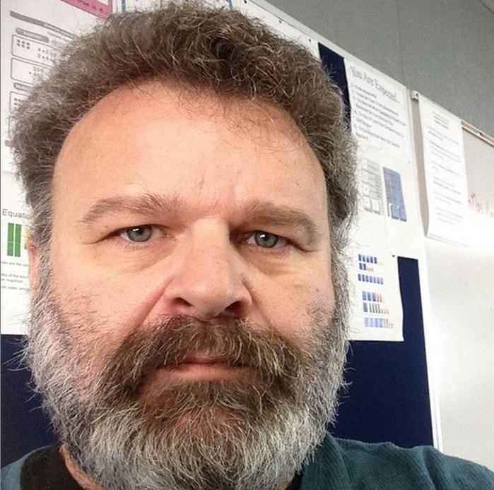 “Liceenii”, după 33 de ani! Cum arată și ce face acum Tudor Petruț, actorul care l-a interpretat pe Șerban, personajul negativ al filmului