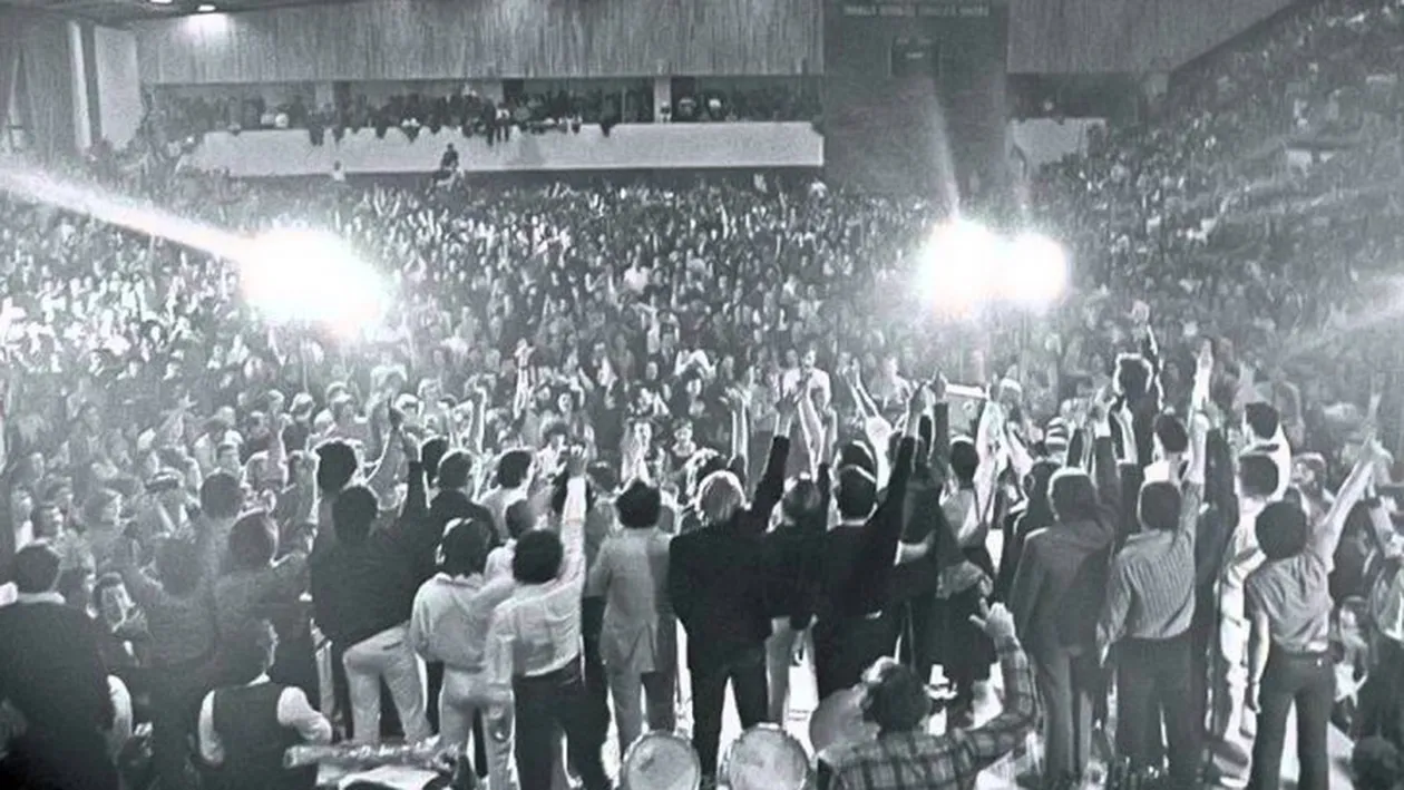 Te salut, generaţie în blugi! - un film special, sâmbătă de la ora 16.00, la Realitatea Tv

