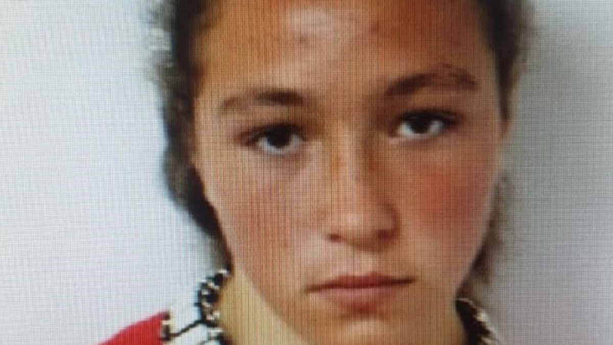 Alertă în Botoșani, după ce o minoră de 14 ani a dispărut. Cine o vede este rugat să sune la 112