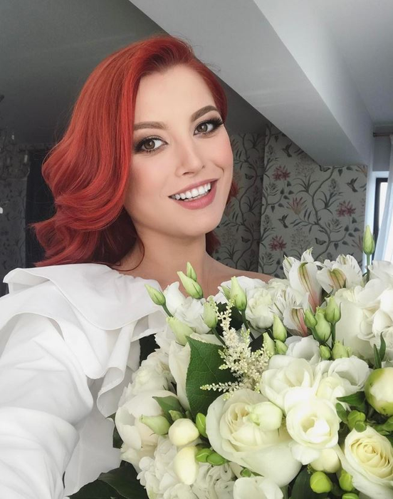 Fanii bănuiesc faptul că Elena Gheorghe va avea o fetiţă
