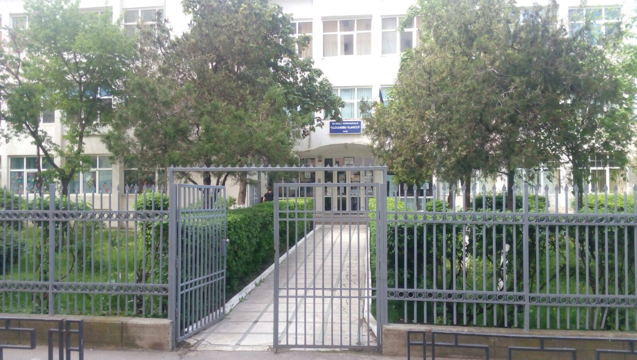 La şcoala "Alexandru Vlahuţă" din Iaşi sunt în desfăşurare două anchete