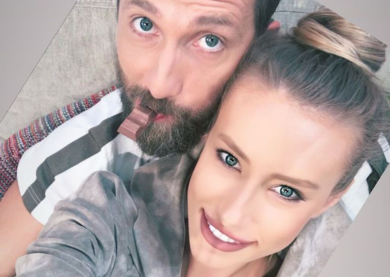 Ce cadou i-a făcut Dani Oţil iubitei sale. Gabriela Prisacariu a împlinit azi 27 de ani