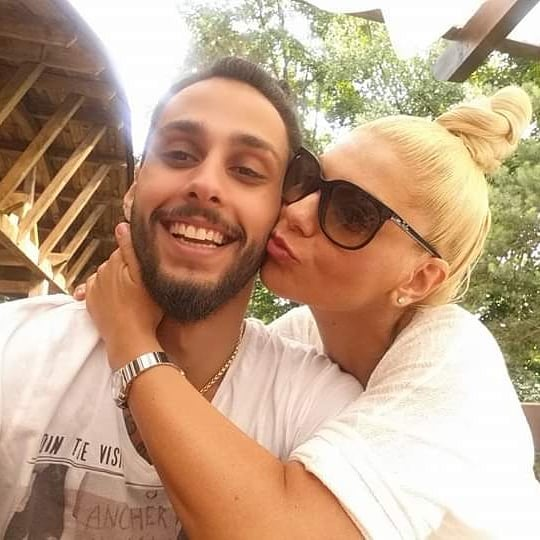 Adina de la Heaven a plâns în direct: ”Anul trecut mi-a fost extirpat ovarul pentru că aveam tumoră, acum sunt însărcinată”