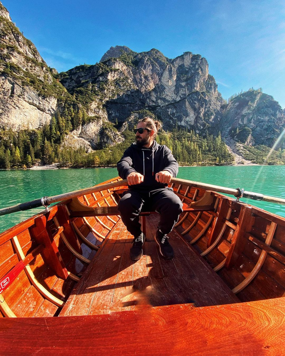 El este bărbatul cu care Jo se iubește / (Sursa: Instagram)