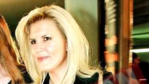 Elena Udrea, insultata de neputinciosi