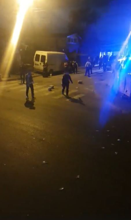 UPDATE focuri de armă în Capitală: 37 de persoane au fost duse la audieri! Cum au fost filmați scandalagii înainte de lupta cu polițiștii