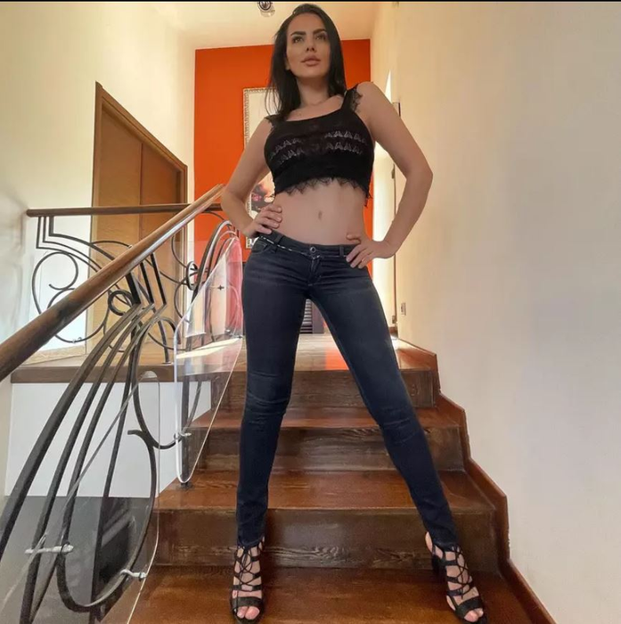 Cum arată casa în care locuiesc Ștefan Bănică Jr. și Lavinia Pârva. Vila din București are o curte impresionantă cu piscină
