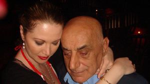 Un barbat a incercat sa o agate pe Oana Lis cu o replica GENIALA: "Arata mai bine decat Viorel"