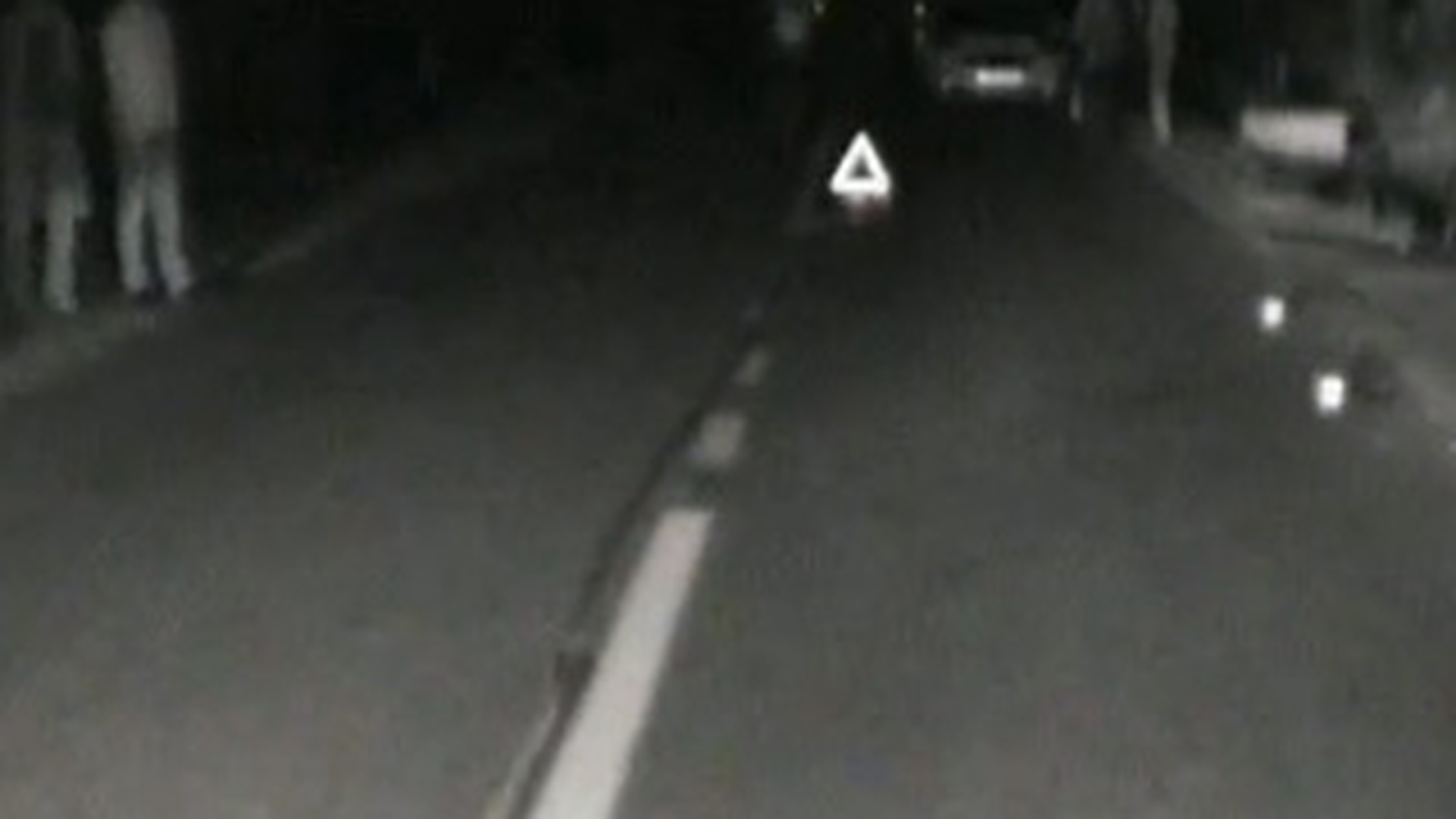 VIDEO Un batran a fost ucis de trei baieti care se plimbau cu scuterul!