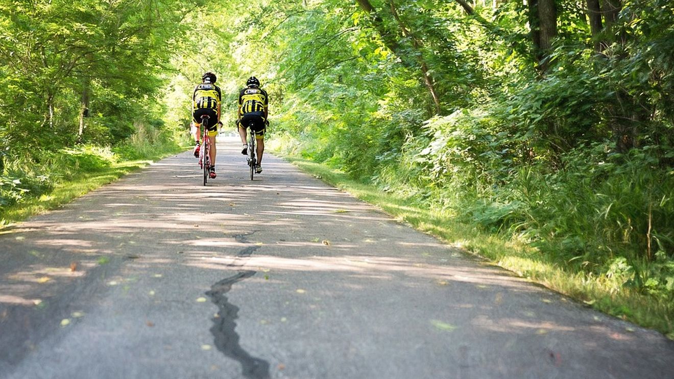Tragedie în Vrancea! Un bărbat care făcea parte dintr-un grup de cicliști a murit în timp ce pedala