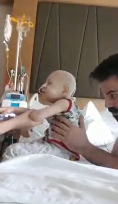 Andreea Bălan, tristă și neputincioasă în fața unei drame fără margini. Gestul făcut pentru David, un băiețel de 1 an care are cancer