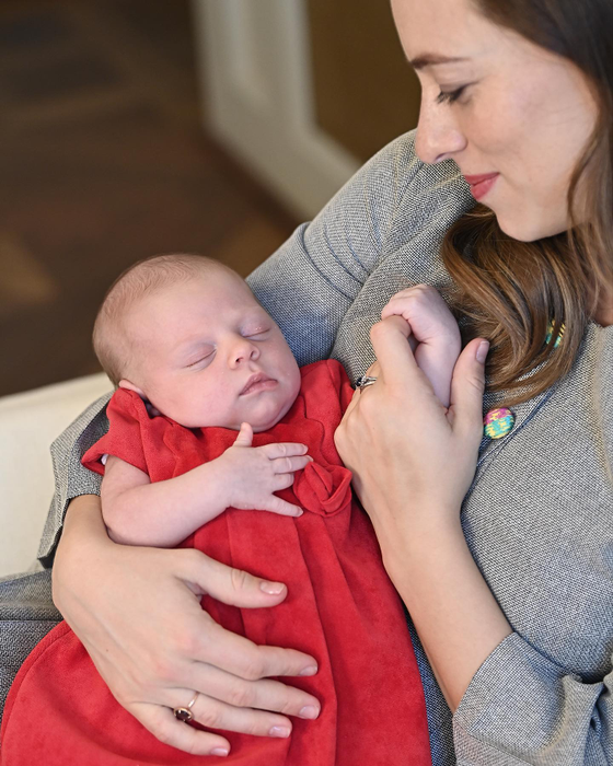 Primele imagini cu fetița fostului prinț Nicolae și a Alinei Binder