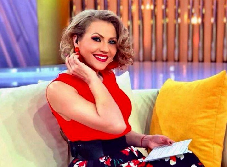 Mirela Vaida, prezentatoarea emisiunii Acces Direct