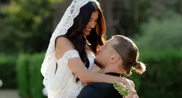 Alina Eremia a avut 7 torturi la nuntă! Imagini rare de la nunta cu Edy Barbu