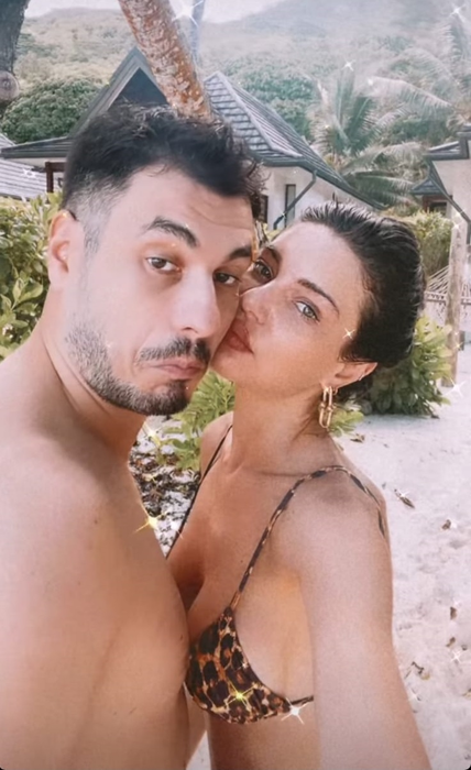 Christina Ich și Alex Pițurcă s-au filmat în momente de tandrețe în Seychelles. Gluma acidă făcută de moldoveancă la adresa logodnicului ei | FOTO