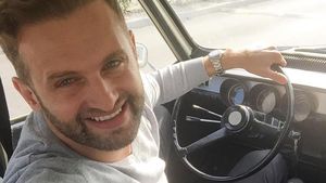 SORIN BROTNEI şi-a achiziţionat o super maşină! Artistul le-a arătat-o tuturor:,,Mi-am luat jucărie nouă‘’