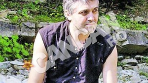 Rares Stoica si-a castigat existenta tragand voci pentru spoturi si promouri. Logodnicul Manuelei Harabor a visat la cariera lui Bebe Cotimanis