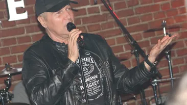 Andreea Esca şi Teo Trandafir au vrut să îl încurajeze pe Dan Bittman la primul concert după ce şi-a recăpătat vocea!