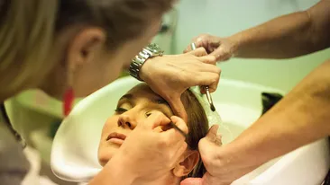 Imaginea la care doar putini muritori au acces! Uite ce face Andreea Esca la Pro TV cu o ora inainte de a aparea la stiri!