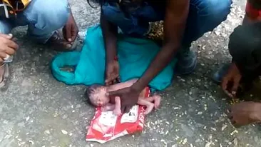 O fetiţă nou-născută a fost abandonată la gunoi de părinţi! Motivul halucinant pentru care au lăsat-o să o mănânce furnicile