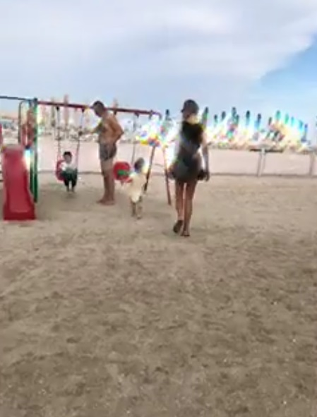 Bianca Drăgușanu a atras toate privirile în Mamaia! Cum a fost surprinsă pe plajă cu Sofia: “Ce curajoasă e doamna”