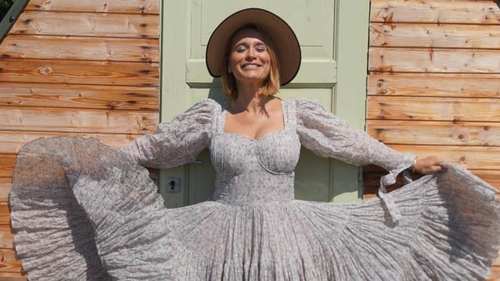 Andreea Esca a fost criticată dur de fani. Detaliul “de neiertat” apărut într-o poză i-a scos din minți pe unii dintre internauți