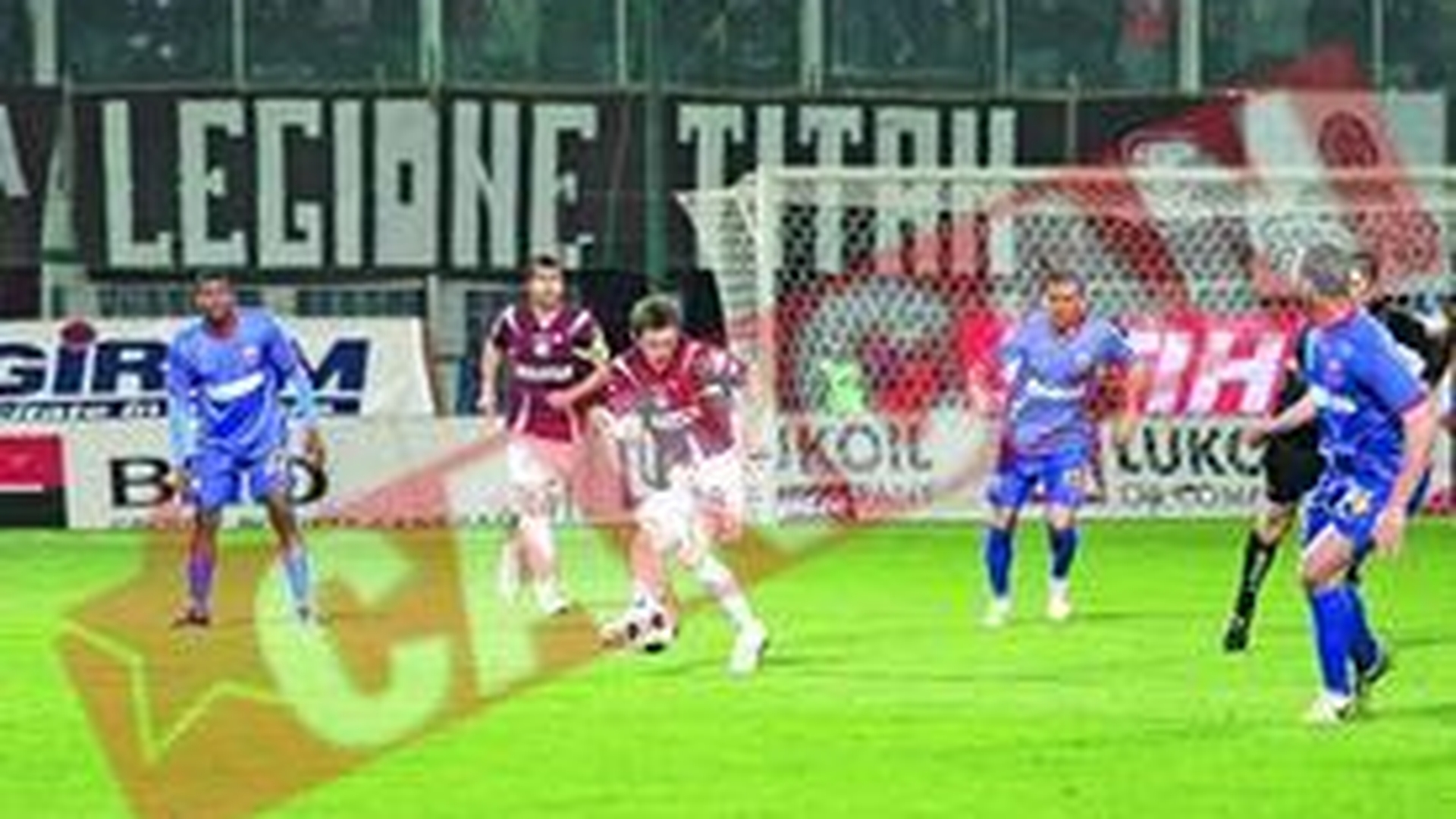 Liga de fotbal ar putea "sari" milioane de romani