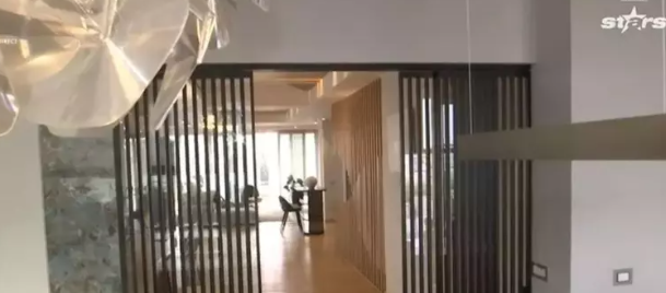 Cum arată penthouse-ul în care locuiește Andreea Popescu cu Rareș Cojoc și cei trei copii. Are saună, cinema și terasă!