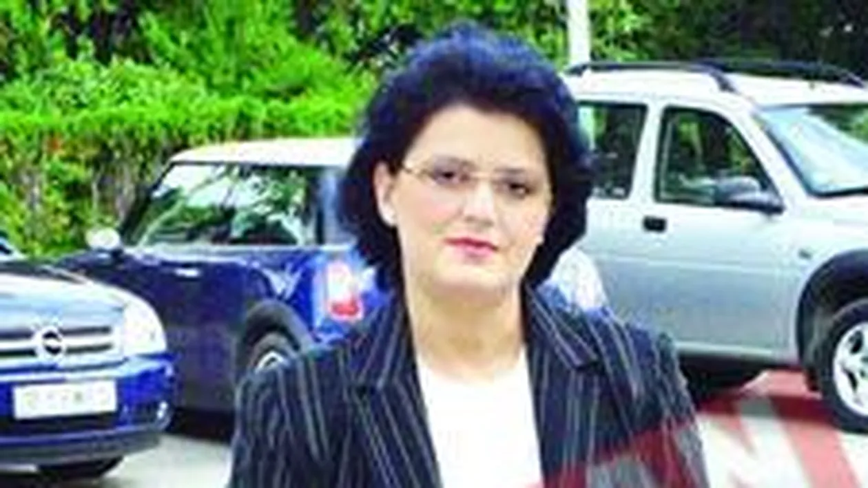 Strategii electorale: Basescu se lasa sunat, Boagiu telefoneaza ea