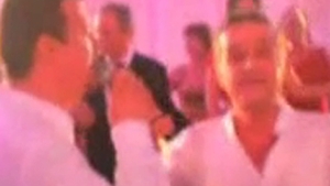 VIDEO Uite ce voce are Gigi Becali! A cantat imperial la nunta lui Borcea! Il vrei la "Romanii au talent"!?