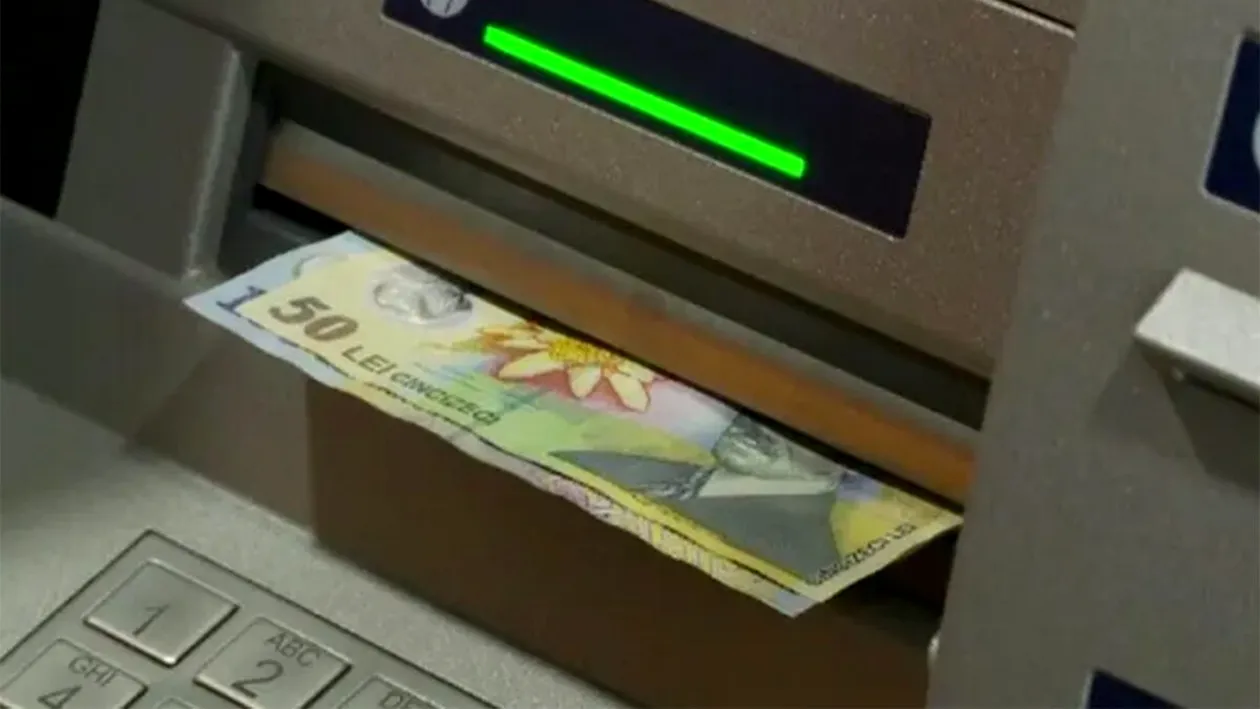 Un român de 67 de ani și-a scos pensia din bancomat, dar a uitat să ia banii din ATM. Ce a urmat depășește orice imaginație