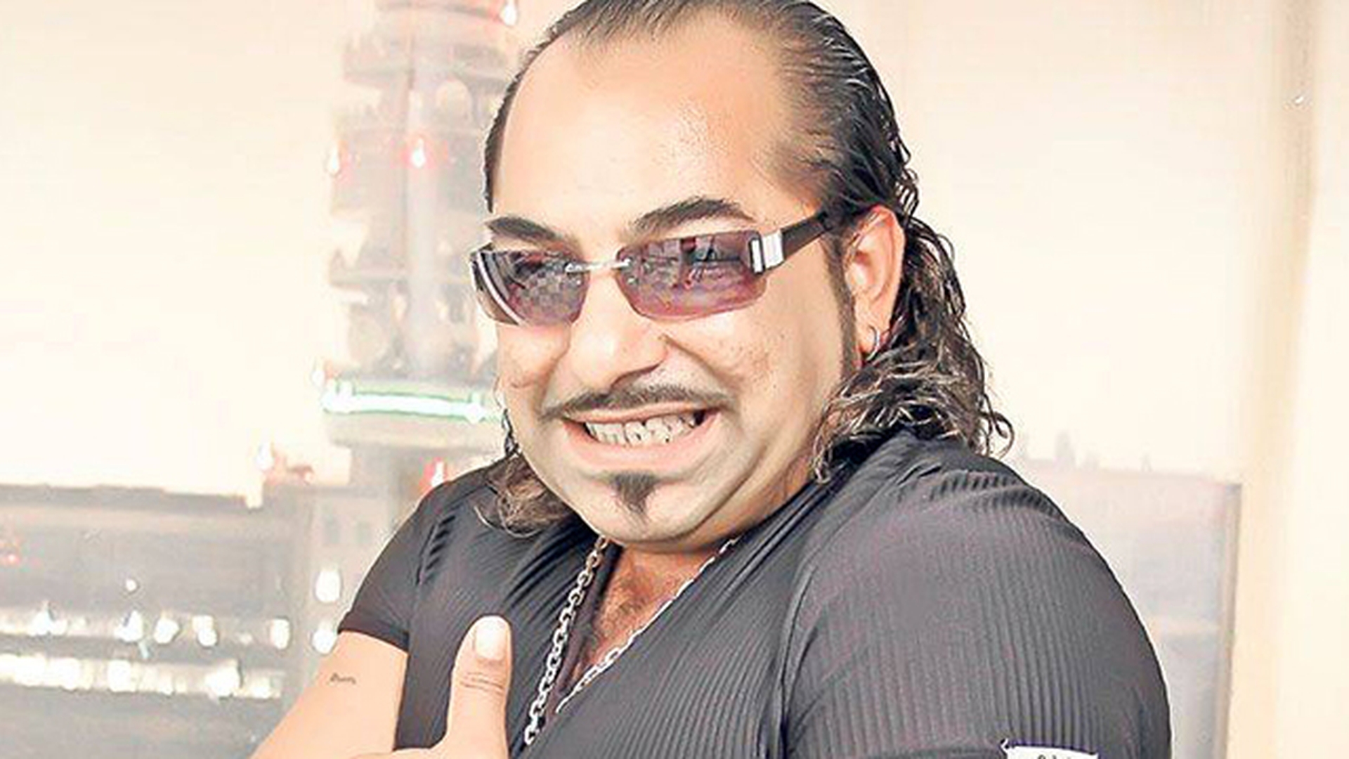 Regele sexului in Romania, transformare incredibila de look! Romeo Fantastik il imita pe Bob Marley!