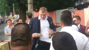 Ghinion la nunta lui Tolea Ciumac! Ce s-a intamplat in timp ce lautarii ii cantau luptatorului! Mirele si invitatii au fugit de...