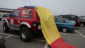 Asociatia "Descopera Romania 4 x 4" a facut turul Oradiei cu "gipane" si cu steaguri